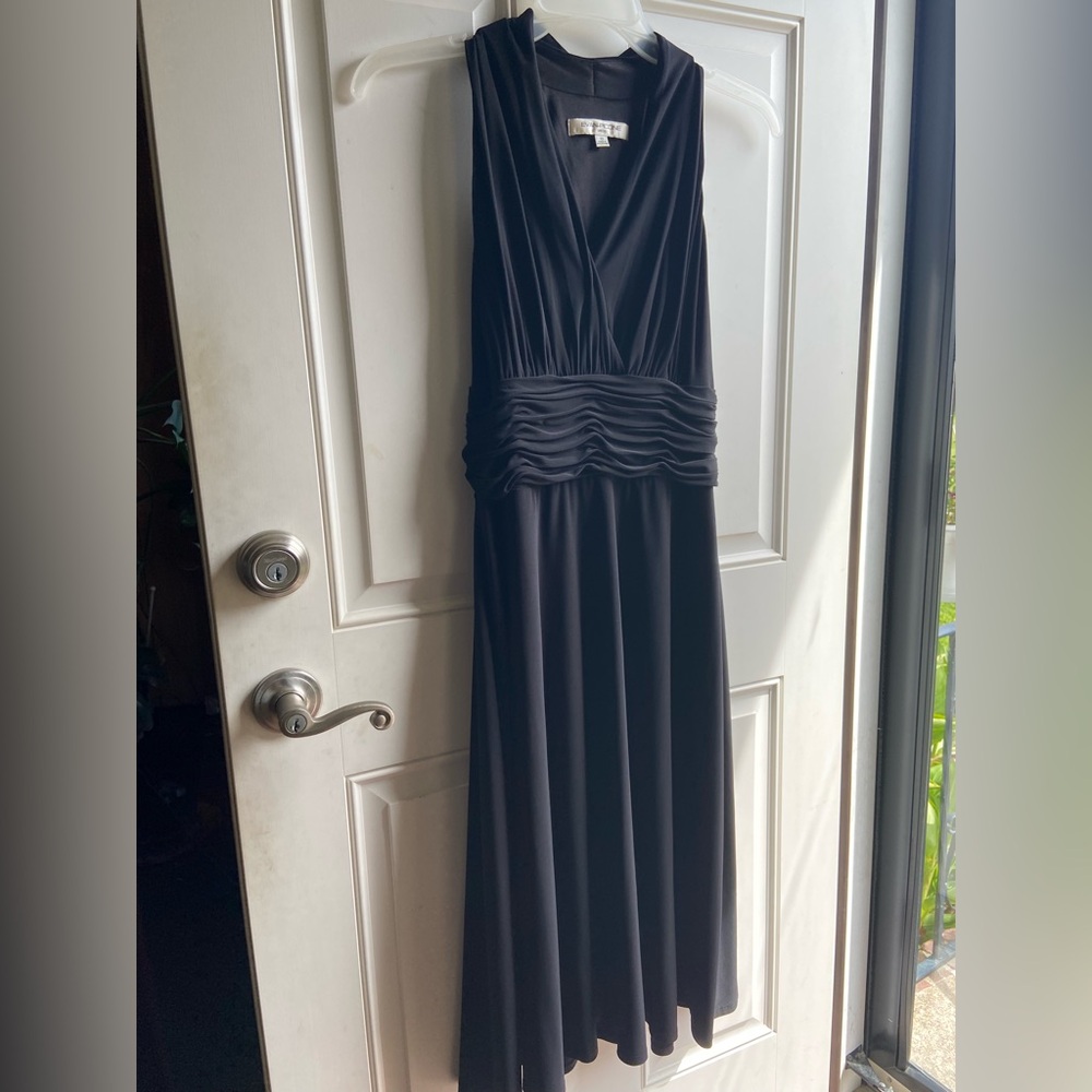 Evan Picone Elegant Black Sleeveless Dress - Picture 4 of 7